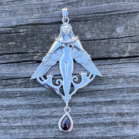 Large Freya Viking Goddess Pendant in .925 Sterling Silver with Garnet drop - Picture 2 of 13